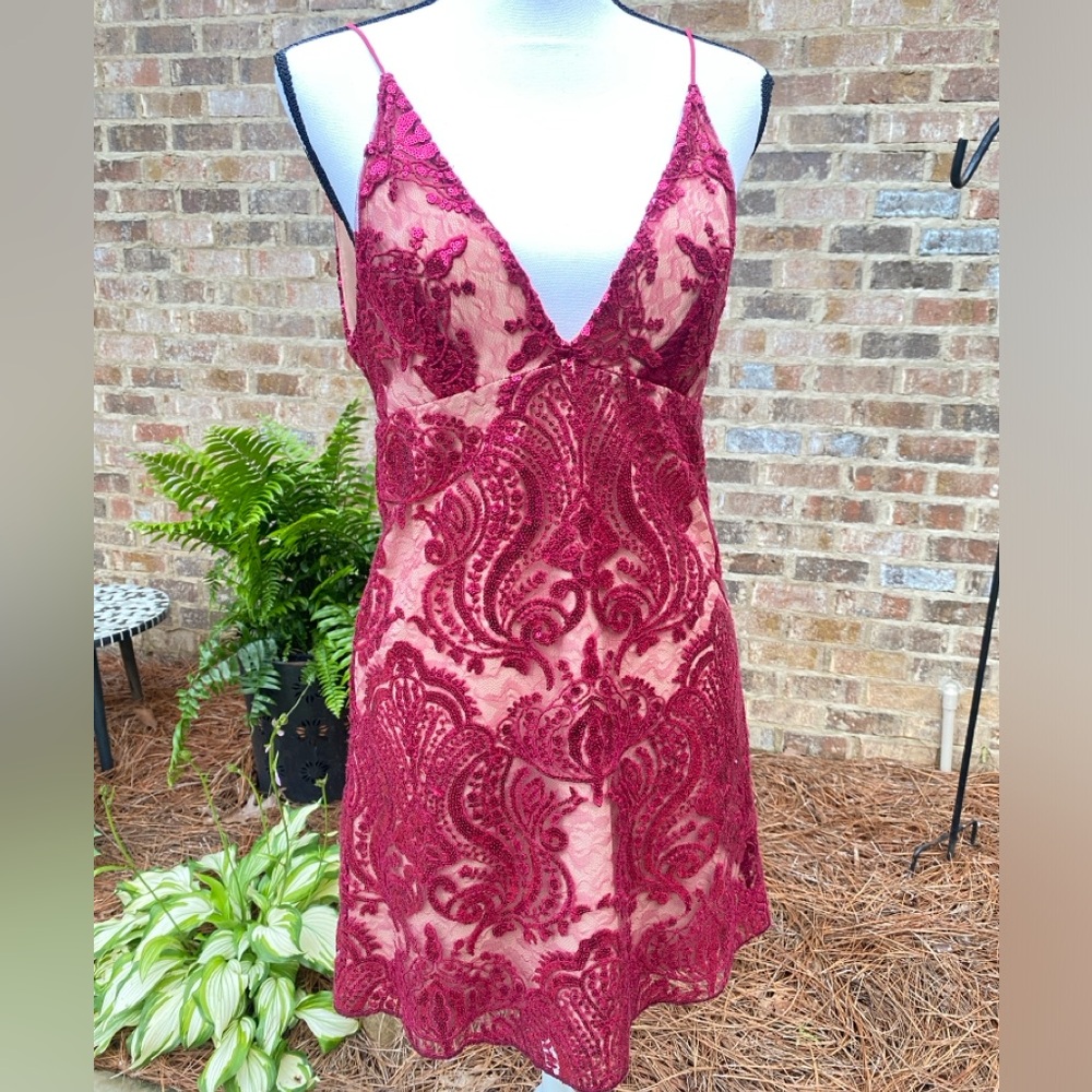 Free People Night Shimmer Mini Cocktail Dress Burgundy Sequin Lace size 2